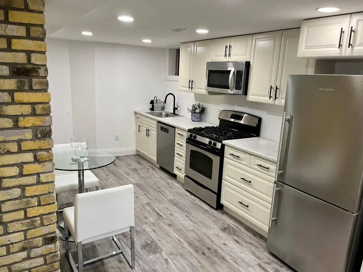 Adorable 1 Bedroom Suite With Kitchen Fireplace Cambridge 0*,  Canada